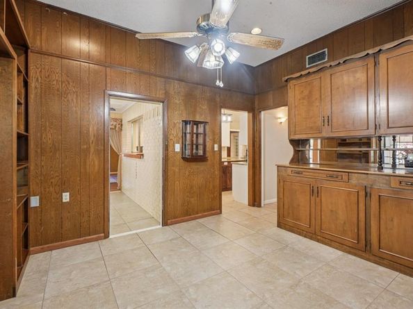 4212 SW Loop 820  , Fort Worth Texas 76109