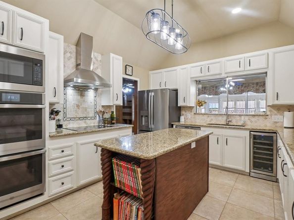 4212 SW Loop 820  , Fort Worth Texas 76109