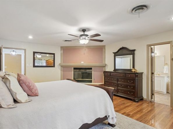 4212 SW Loop 820  , Fort Worth Texas 76109