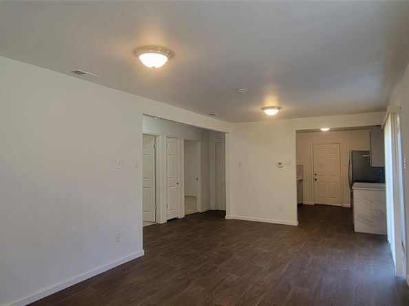 3827  Vineyard Drive , Dallas Texas 75212