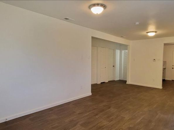 3827  Vineyard Drive , Dallas Texas 75212