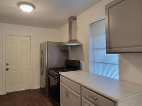 3827  Vineyard Drive , Dallas Texas 75212