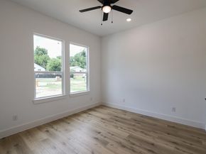 1032 E Arlington Avenue , Fort Worth Texas 76104