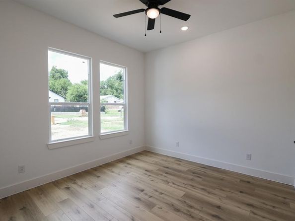 1032 E Arlington Avenue , Fort Worth Texas 76104