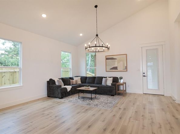 1032 E Arlington Avenue , Fort Worth Texas 76104