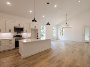 1032 E Arlington Avenue , Fort Worth Texas 76104