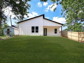 1032 E Arlington Avenue , Fort Worth Texas 76104