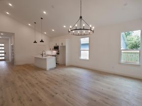 1032 E Arlington Avenue , Fort Worth Texas 76104