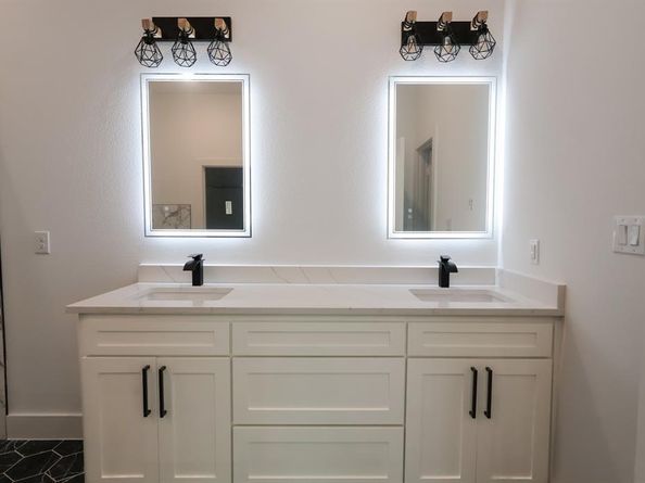 1032 E Arlington Avenue , Fort Worth Texas 76104