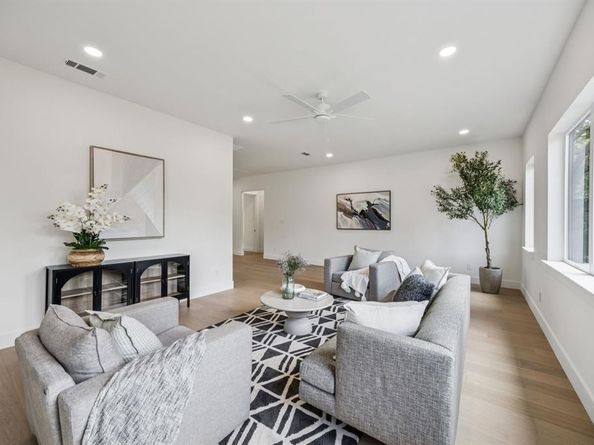 6244  Richmond Avenue , Dallas Texas 75214