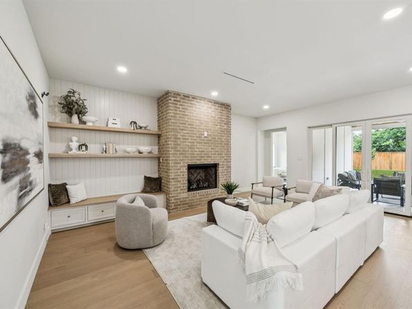 6244  Richmond Avenue , Dallas Texas 75214