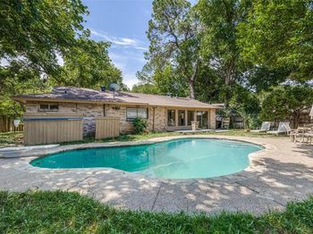 2602  Brentwood Circle 