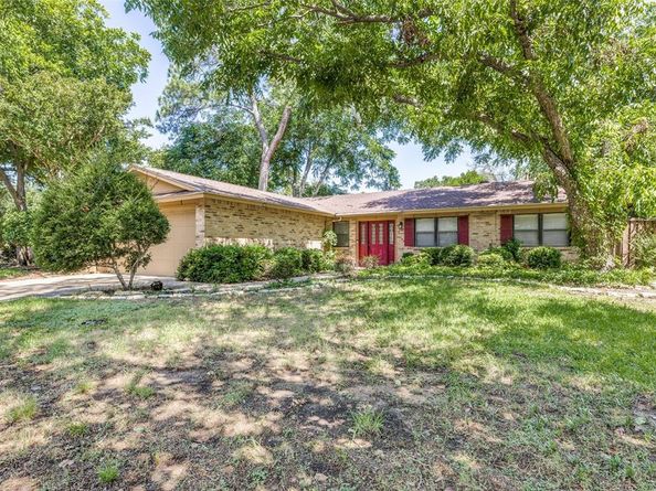 2602  Brentwood Circle , Arlington Texas 76013
