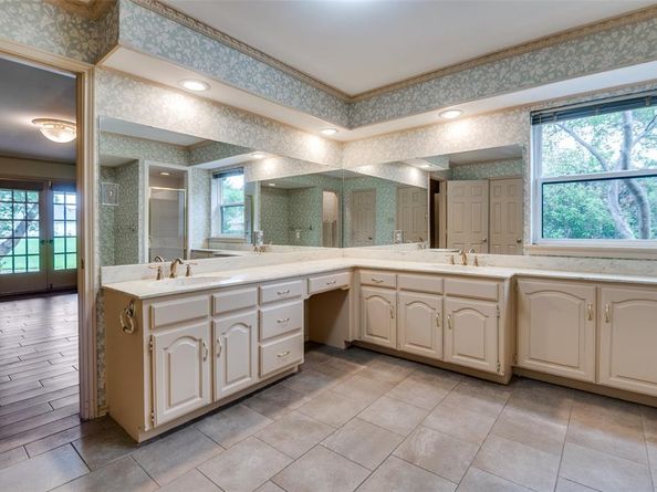 1420  Porto Bello Court , Arlington Texas 76012