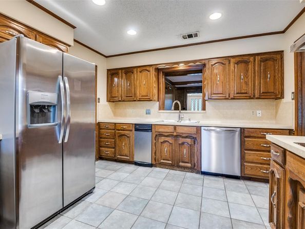 1420  Porto Bello Court , Arlington Texas 76012