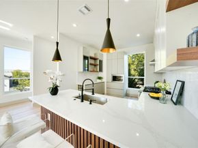 512 N Lancaster Street , Dallas Texas 75203