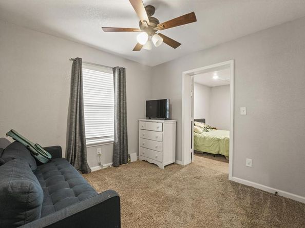 3350  Glenhaven Boulevard , Dallas Texas 75211