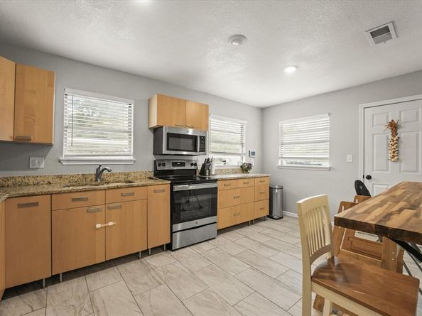 3350  Glenhaven Boulevard , Dallas Texas 75211