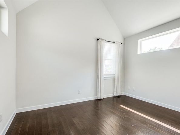 1155  Crownview Lane , Dallas Texas 75208