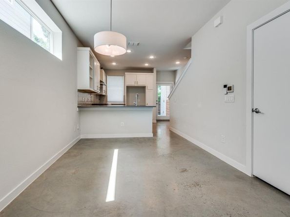 1155  Crownview Lane , Dallas Texas 75208