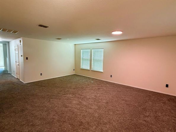 8105  York Beach Place , Arlington Texas 76002