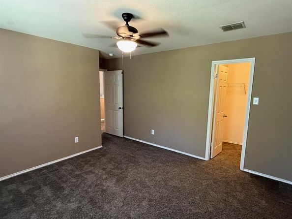 8105  York Beach Place , Arlington Texas 76002