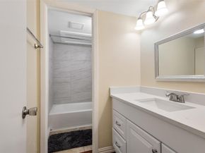 26  Oakbrook Drive , Lewisville Texas 75057