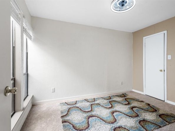 26  Oakbrook Drive , Lewisville Texas 75057