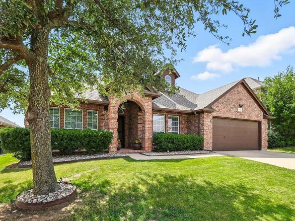 10121  Red Bluff Lane , Fort Worth Texas 76177