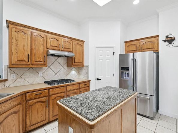 10121  Red Bluff Lane , Fort Worth Texas 76177