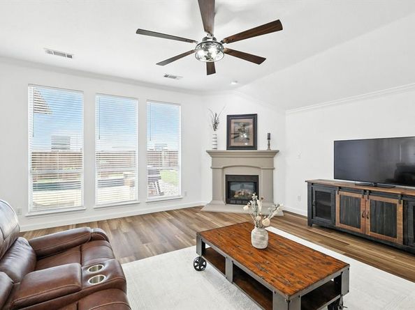 10121  Red Bluff Lane , Fort Worth Texas 76177