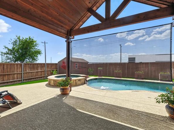 10121  Red Bluff Lane , Fort Worth Texas 76177