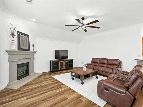 10121  Red Bluff Lane , Fort Worth Texas 76177