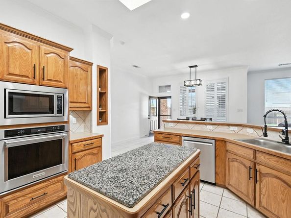 10121  Red Bluff Lane , Fort Worth Texas 76177