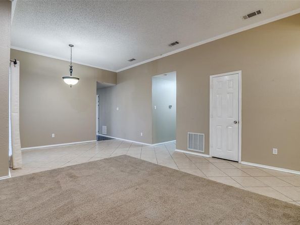 6718  Livingstone Street , Rowlett Texas 75089