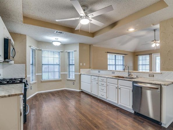6718  Livingstone Street , Rowlett Texas 75089