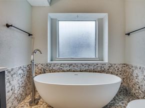 6718  Livingstone Street , Rowlett Texas 75089