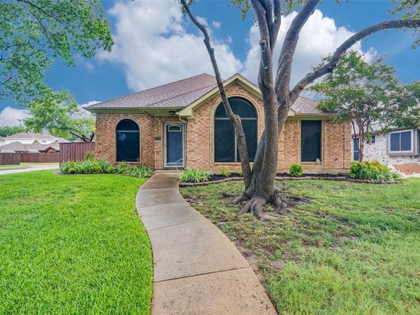 6718  Livingstone Street , Rowlett Texas 75089
