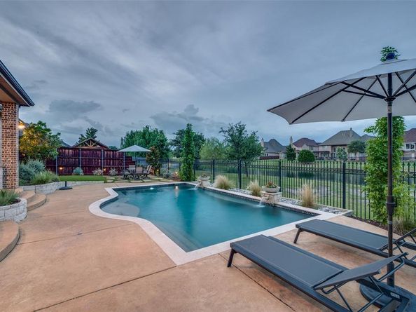 3329  Lochside  , The Colony Texas 75056