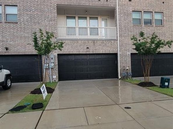 2739  Levee Lane , Lewisville Texas 75067