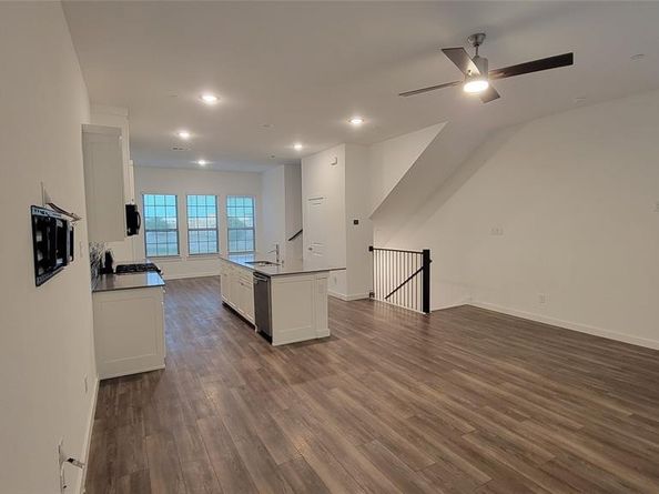 2739  Levee Lane , Lewisville Texas 75067