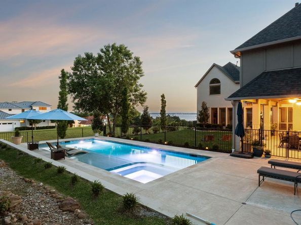 2413  Versailles Drive , Heath Texas 75032
