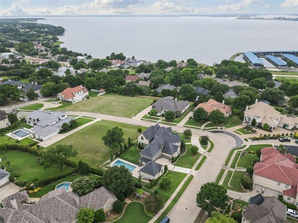 2413  Versailles Drive , Heath Texas 75032