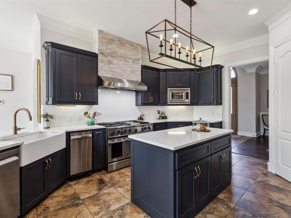 2413  Versailles Drive , Heath Texas 75032