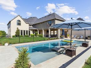 2413  Versailles Drive , Heath Texas 75032