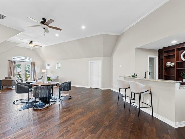 2413  Versailles Drive , Heath Texas 75032