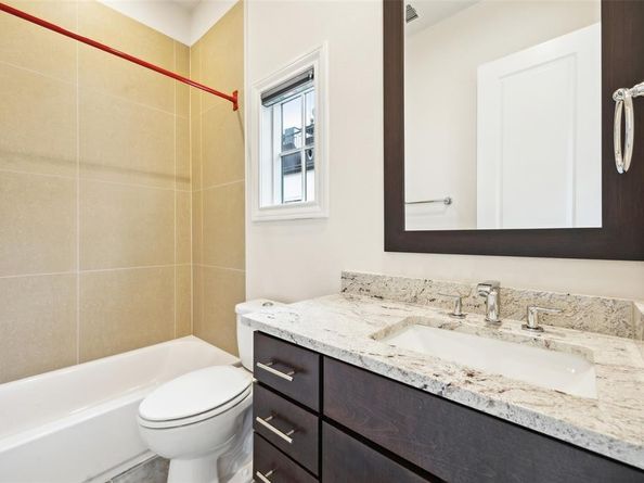 2134  Canton Street , Dallas Texas 75201