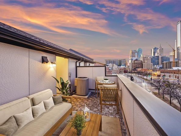2134  Canton Street , Dallas Texas 75201