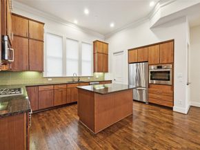 2134  Canton Street , Dallas Texas 75201