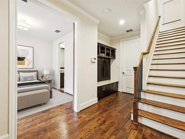 2134  Canton Street , Dallas Texas 75201